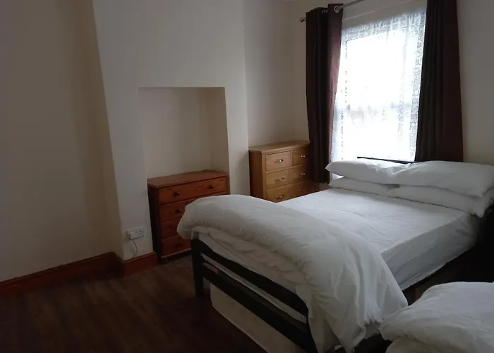 Bubblesbnb- 4 Bedroom House London